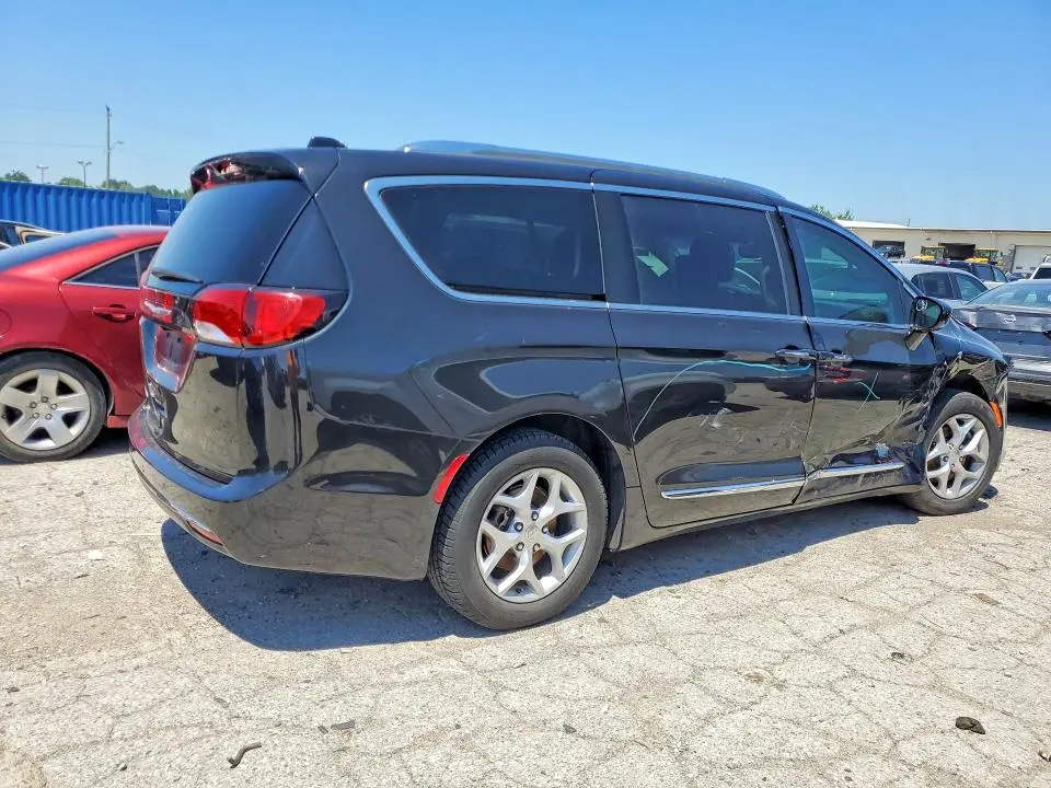2017 CHRYSLER PACIFICA TOURING L PLUS  