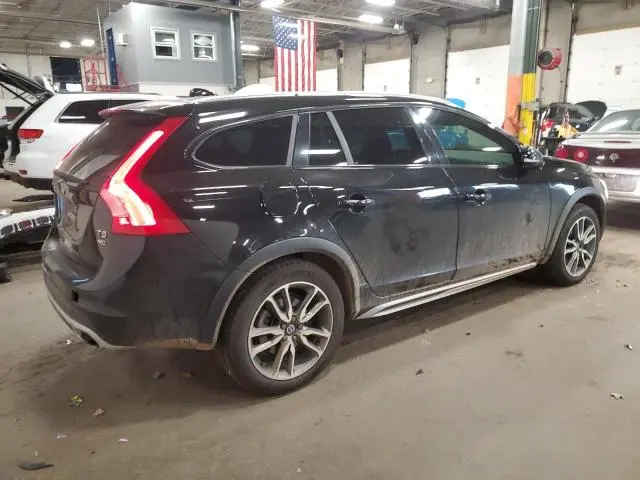 2017 VOLVO V60 CROSS COUNTRY PREMIER  