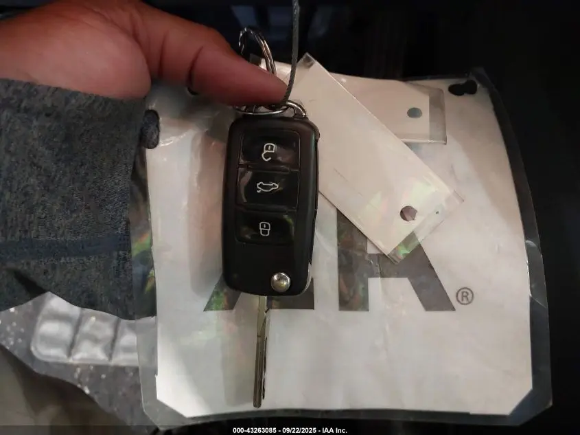 2013 VOLKSWAGEN TIGUAN S