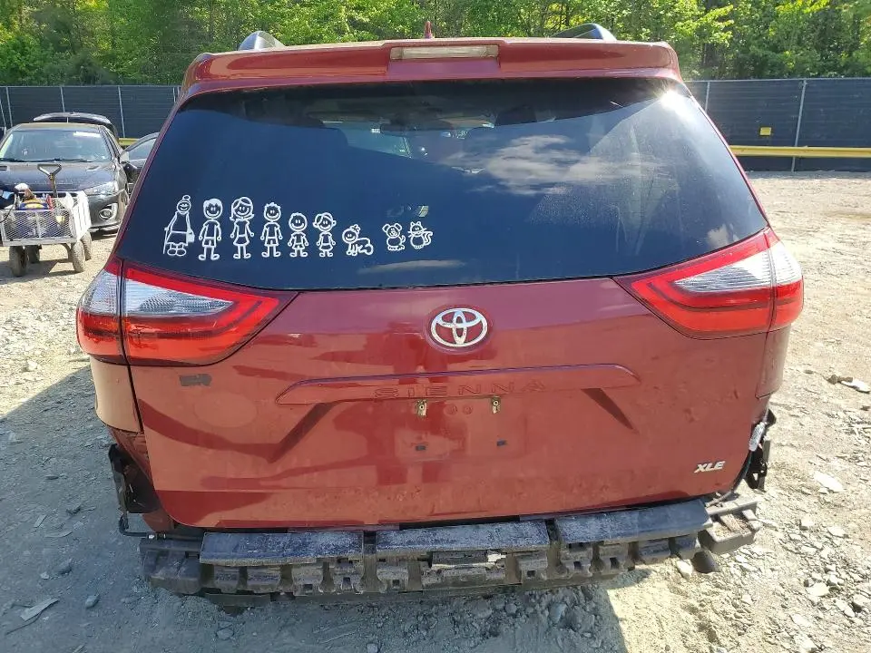 2020 TOYOTA SIENNA XLE 8-PASSENGER  