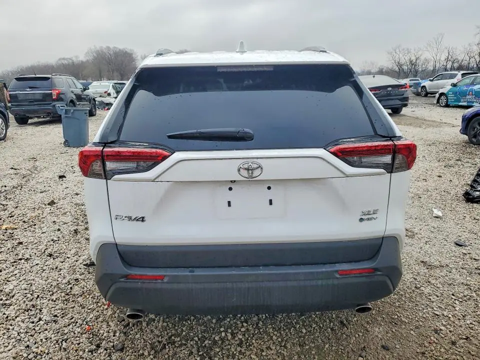 2025 TOYOTA RAV4 XLE  