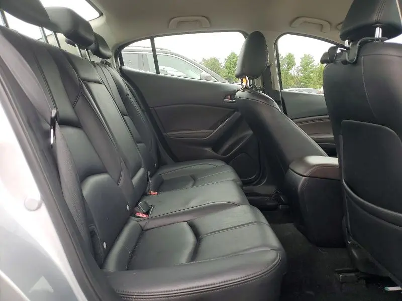 2018 MAZDA 3 TOURING  