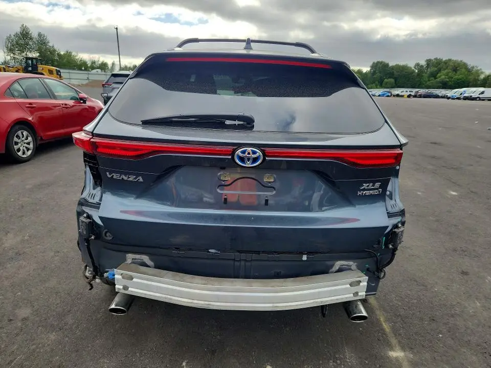 2022 TOYOTA VENZA XLE  