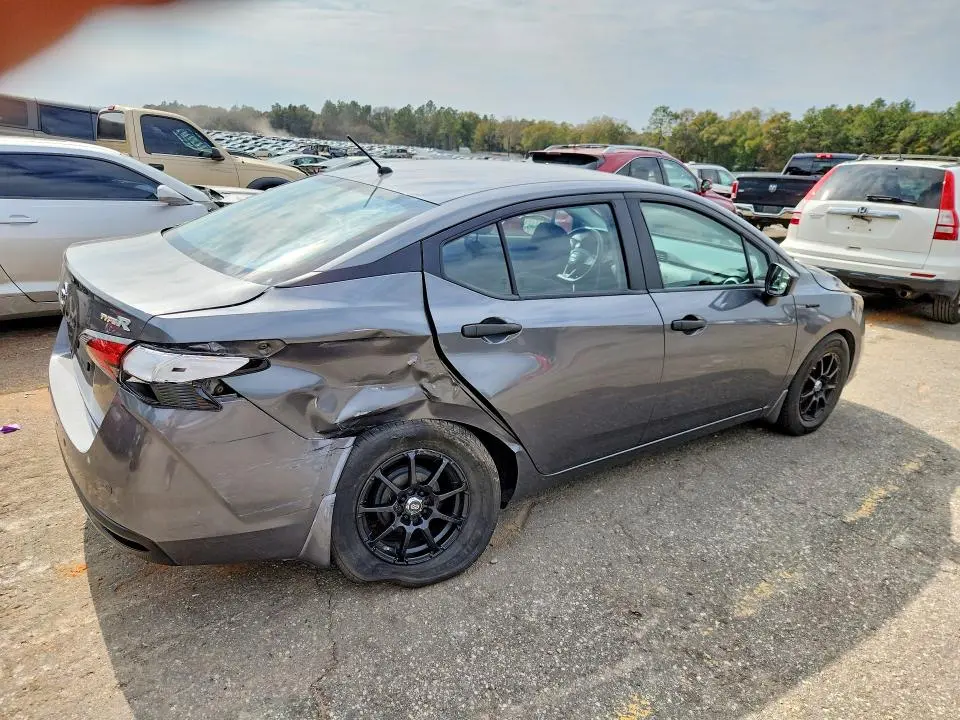 2021 NISSAN VERSA S  