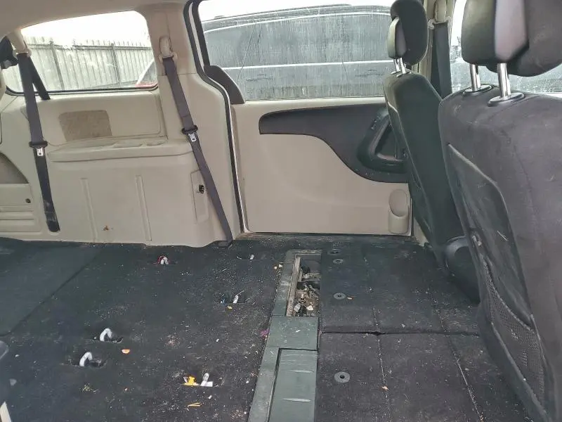 2015 DODGE GRAND CARAVAN SE  