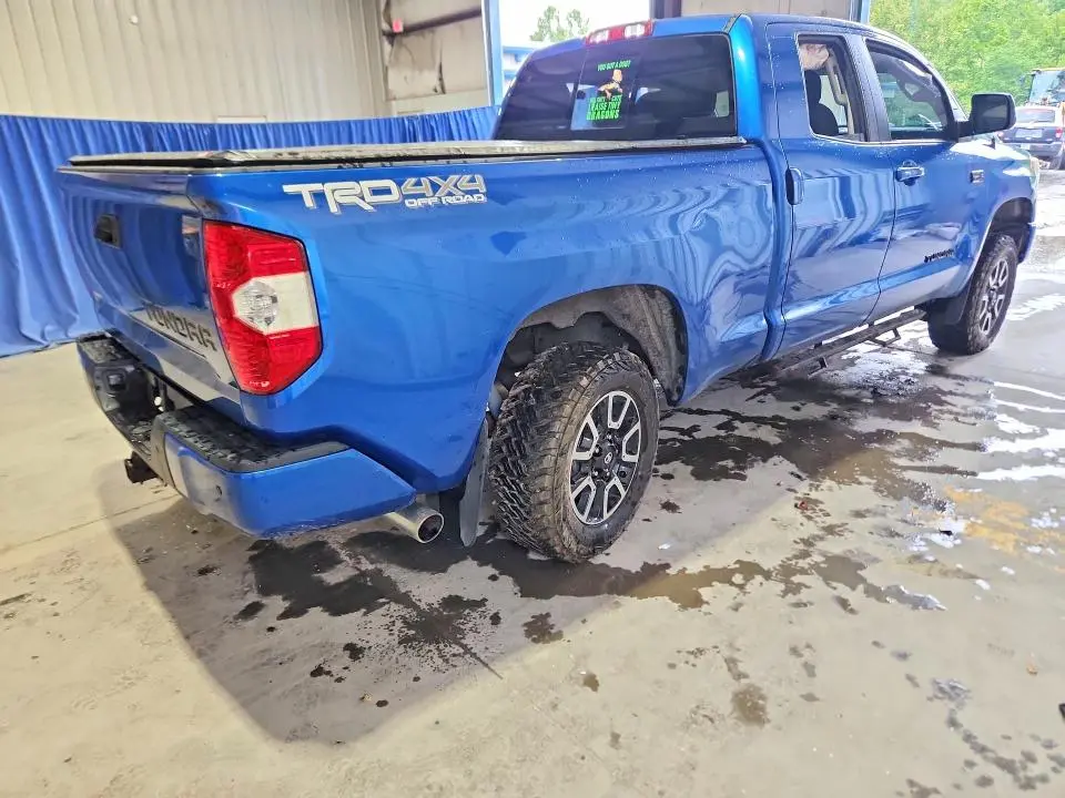 2017 TOYOTA TUNDRA SR5  