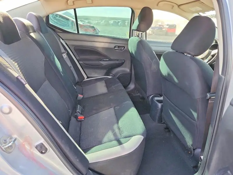 2022 NISSAN VERSA SV  