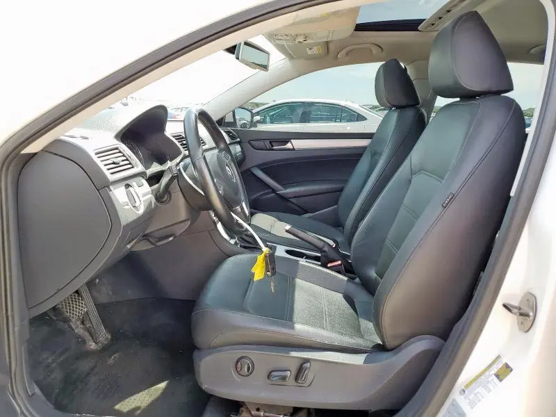 2013 VOLKSWAGEN PASSAT SE  