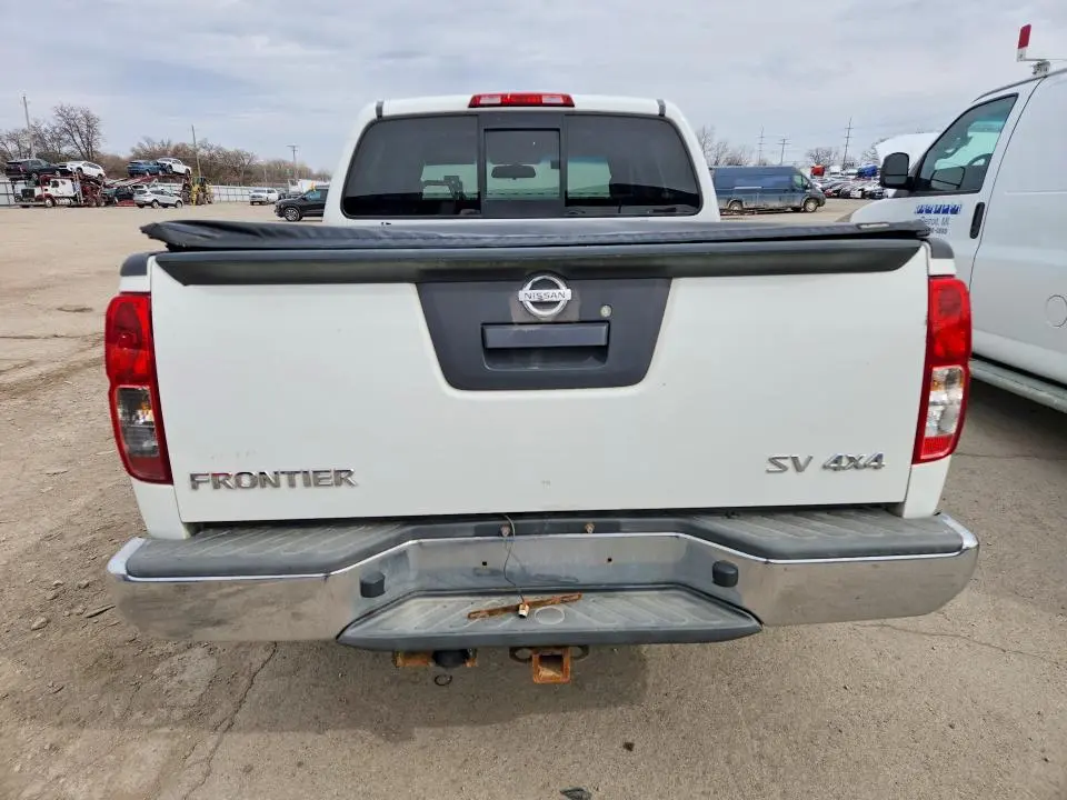 2015 NISSAN FRONTIER SV  
