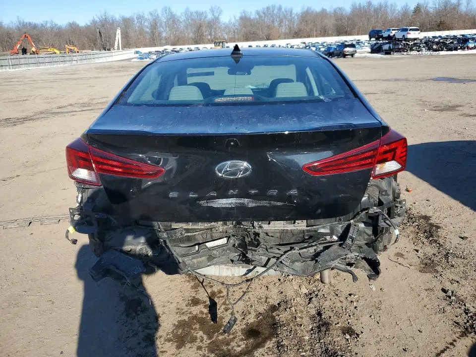 2019 HYUNDAI ELANTRA SEL  