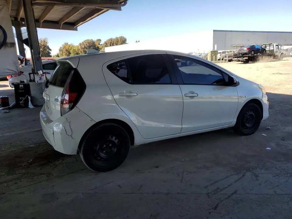 2015 TOYOTA PRIUS C ONE  