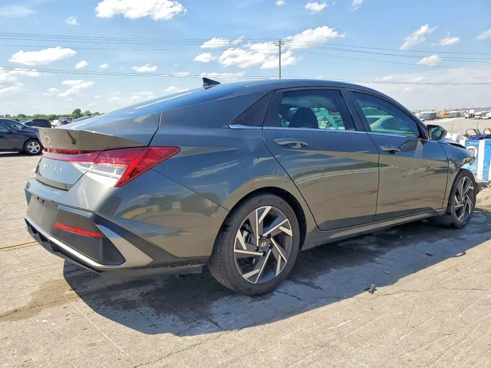 2025 HYUNDAI ELANTRA SEL  