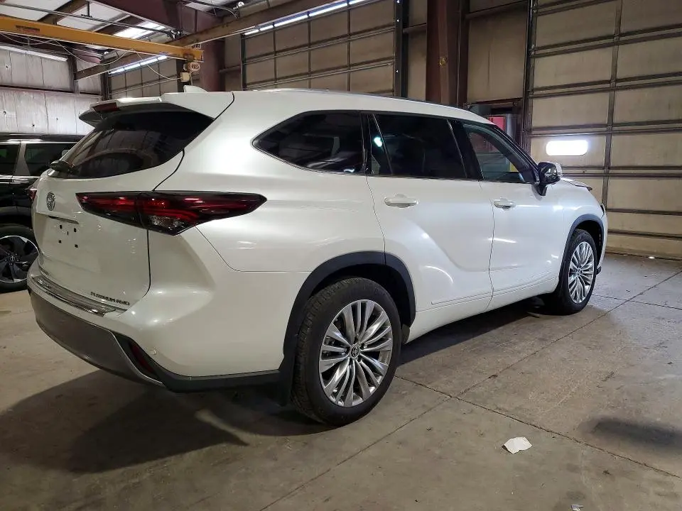 2025 TOYOTA HIGHLANDER PLATINUM  