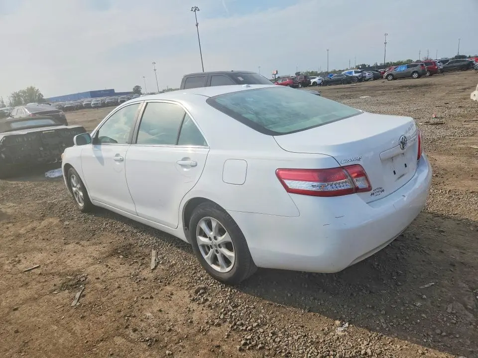 2011 TOYOTA CAMRY LE  