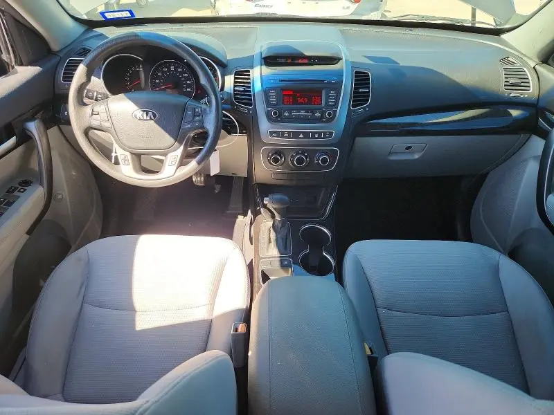 2015 KIA SORENTO LX  
