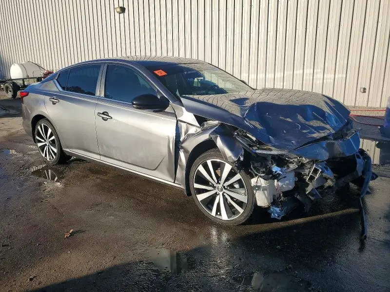 2021 NISSAN ALTIMA SR  