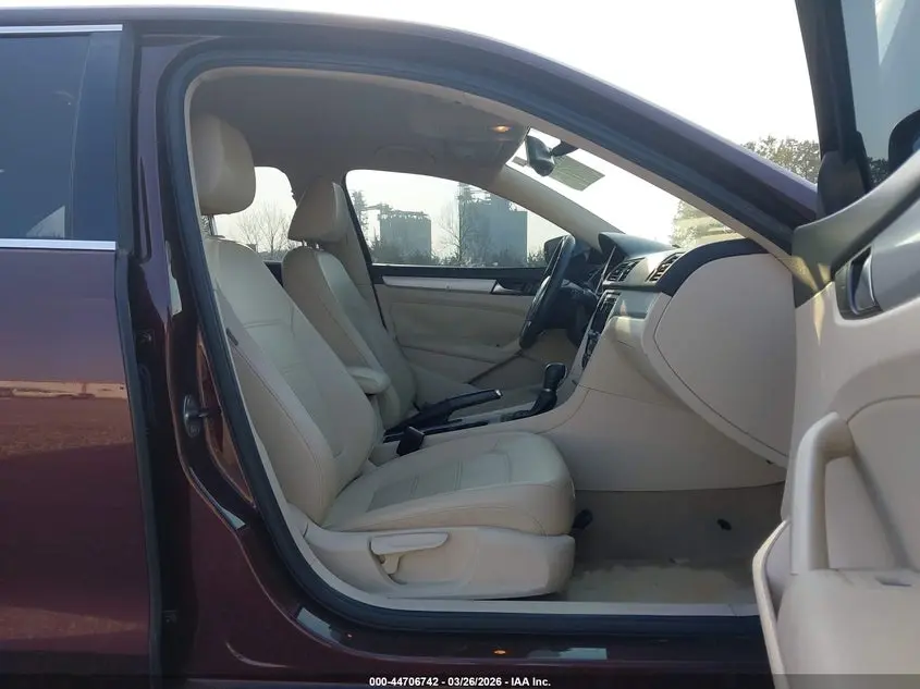 2013 VOLKSWAGEN PASSAT 2.5L SE