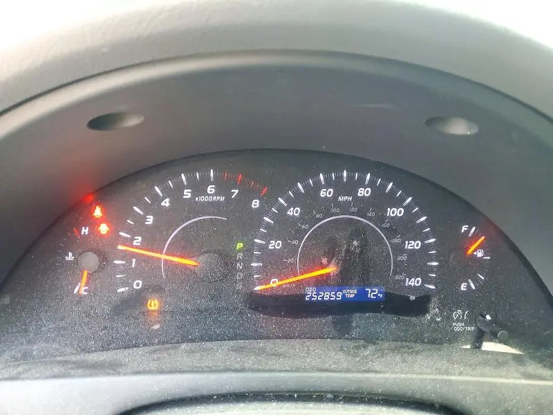 2011 TOYOTA CAMRY LE  