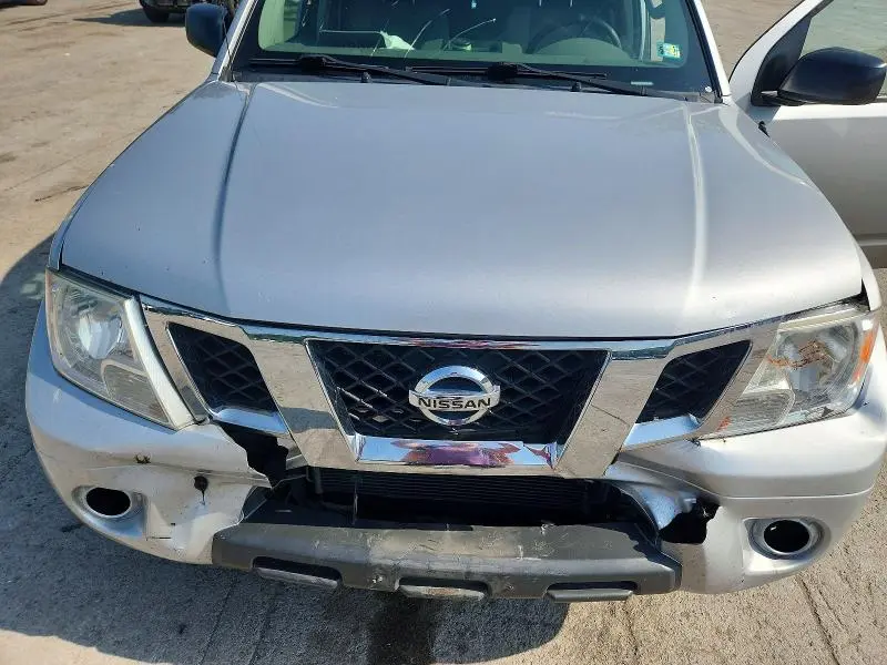2012 NISSAN FRONTIER SV V6  