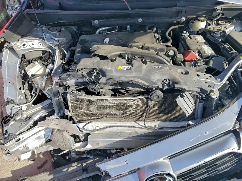 2021 TOYOTA RAV4 XLE  