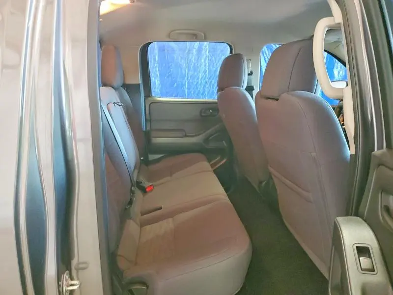 2022 NISSAN FRONTIER S  