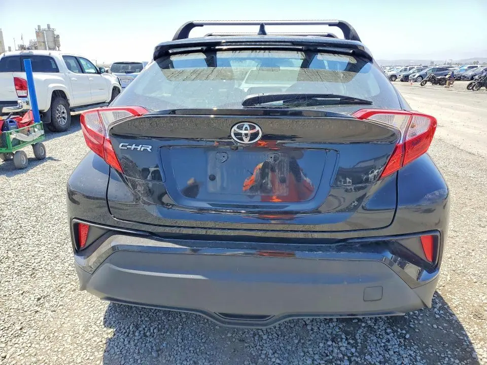 2021 TOYOTA C-HR XLE  