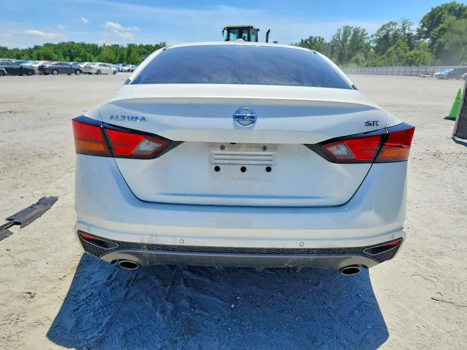 2020 NISSAN ALTIMA SR  