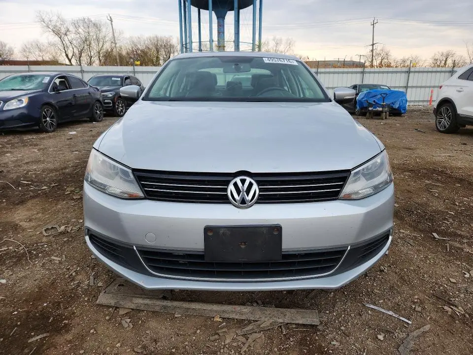 2014 VOLKSWAGEN JETTA SE  