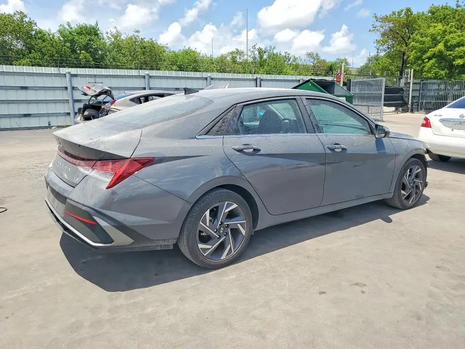 2025 HYUNDAI ELANTRA SEL  