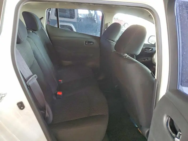 2015 NISSAN LEAF S  
