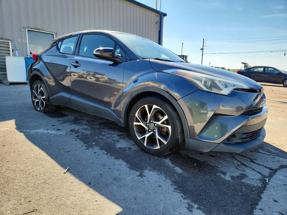 2019 TOYOTA C-HR XLE  