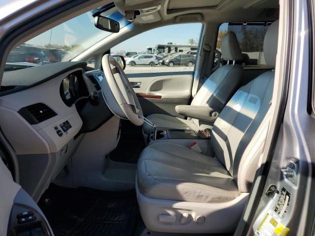 2013 TOYOTA SIENNA XLE