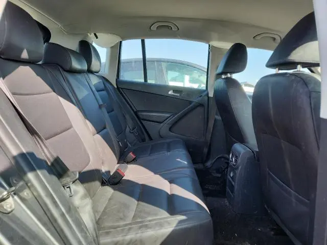 2016 VOLKSWAGEN TIGUAN S  