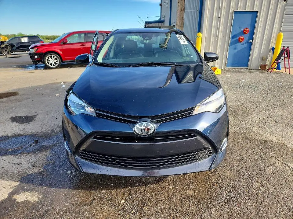 2017 TOYOTA COROLLA XLE  