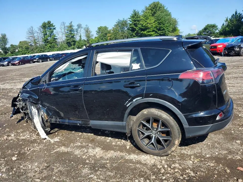 2018 TOYOTA RAV4 SE  