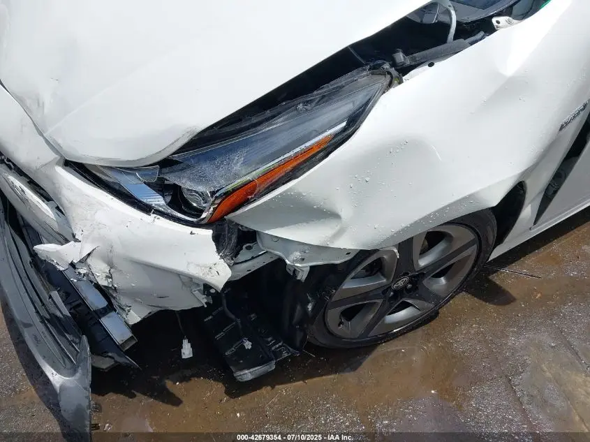 2020 TOYOTA PRIUS XLE