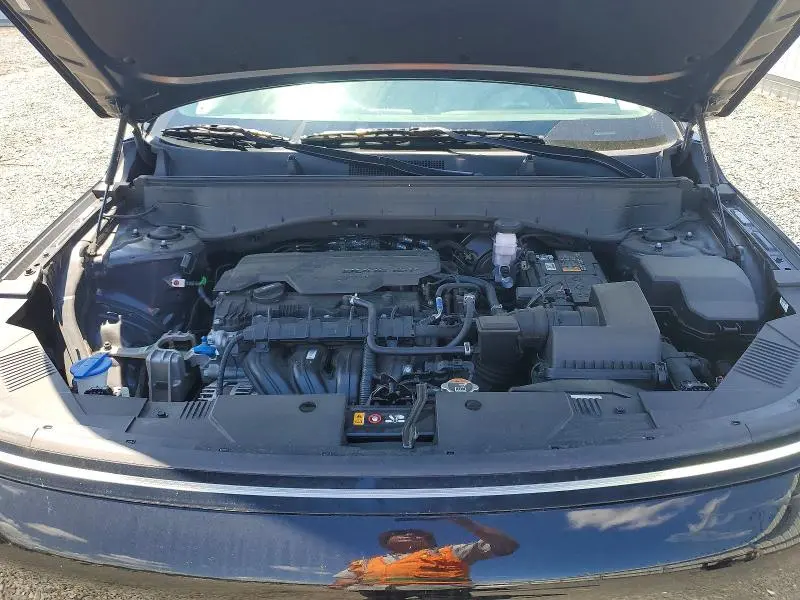 2025 HYUNDAI KONA SE  