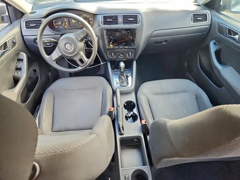 2011 VOLKSWAGEN JETTA BASE  