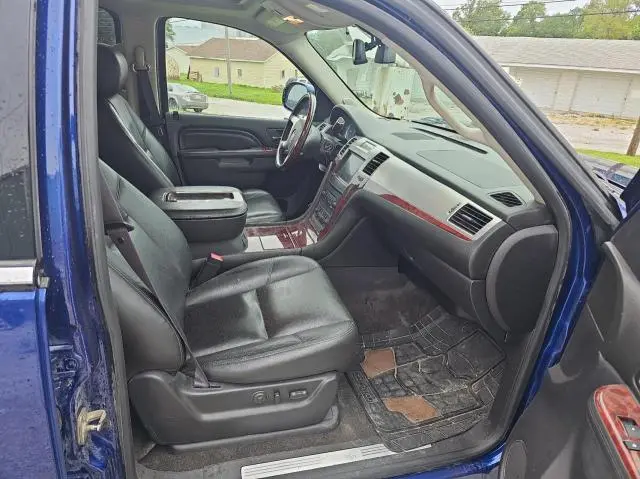2012 CADILLAC ESCALADE ESV LUXURY  