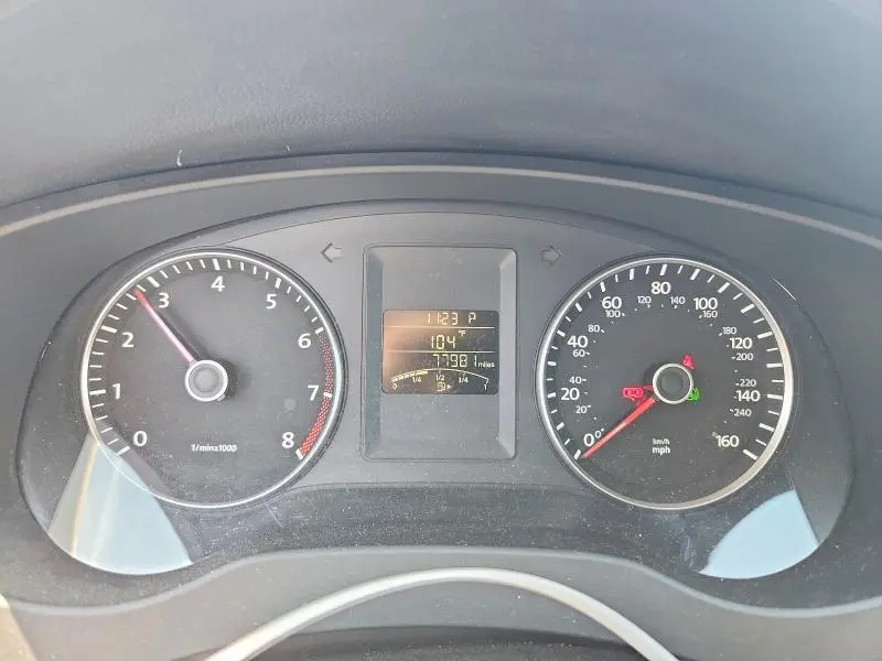 2013 VOLKSWAGEN JETTA SE  