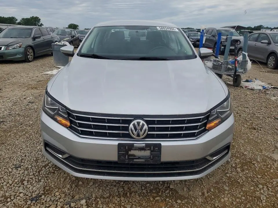 2017 VOLKSWAGEN PASSAT S  
