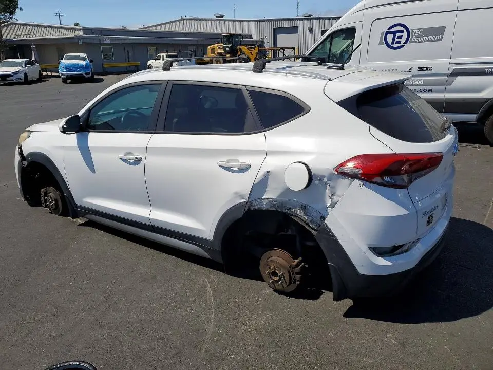 2017 HYUNDAI TUCSON SE  