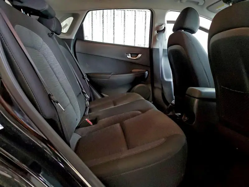 2023 HYUNDAI KONA SE  