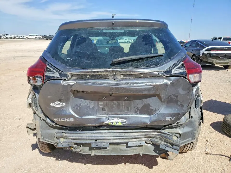 2022 NISSAN KICKS SV  