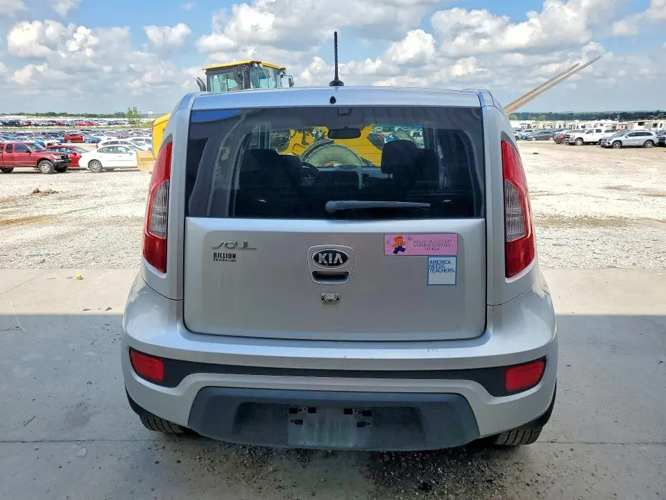 2013 KIA SOUL +  
