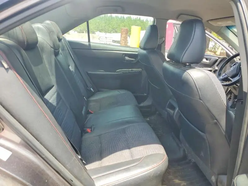 2015 TOYOTA CAMRY SE  