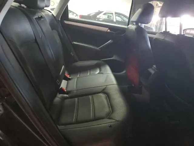 2012 VOLKSWAGEN PASSAT SE  