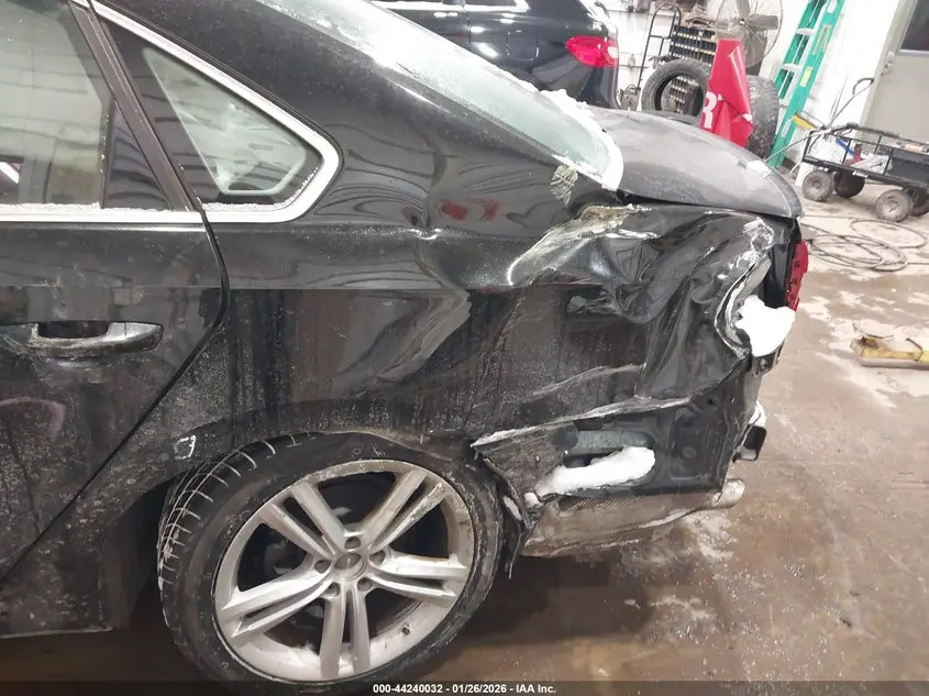 2015 VOLKSWAGEN PASSAT 1.8T SE