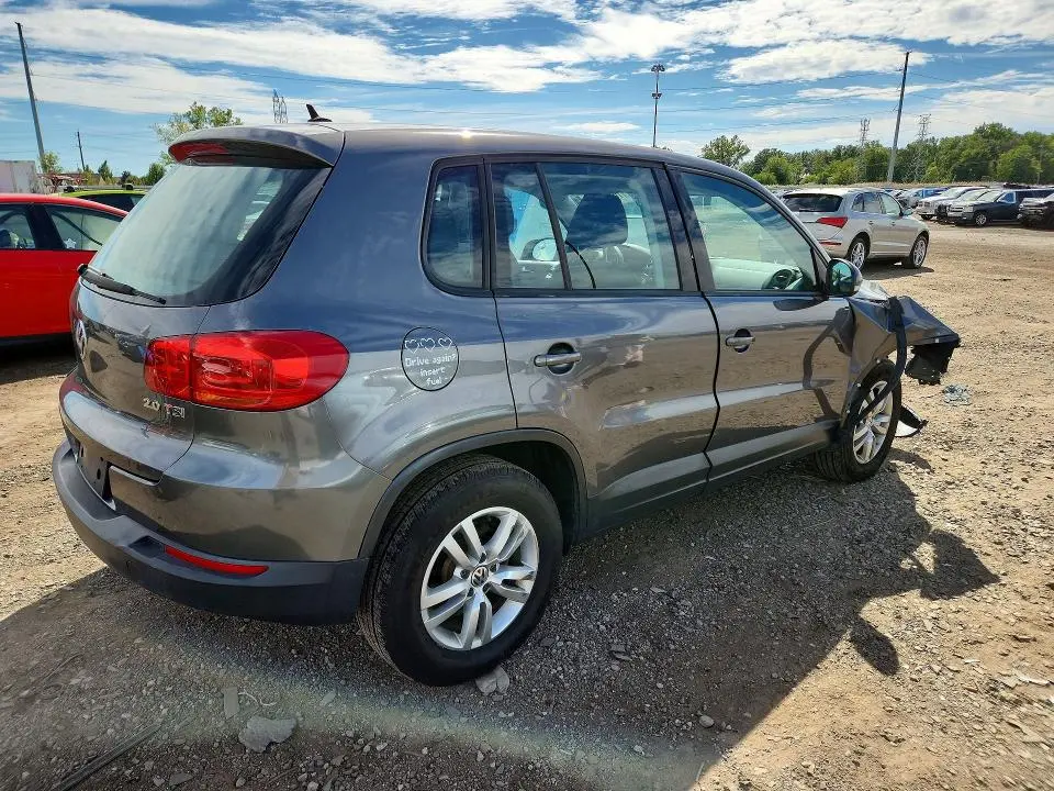 2012 VOLKSWAGEN TIGUAN S  
