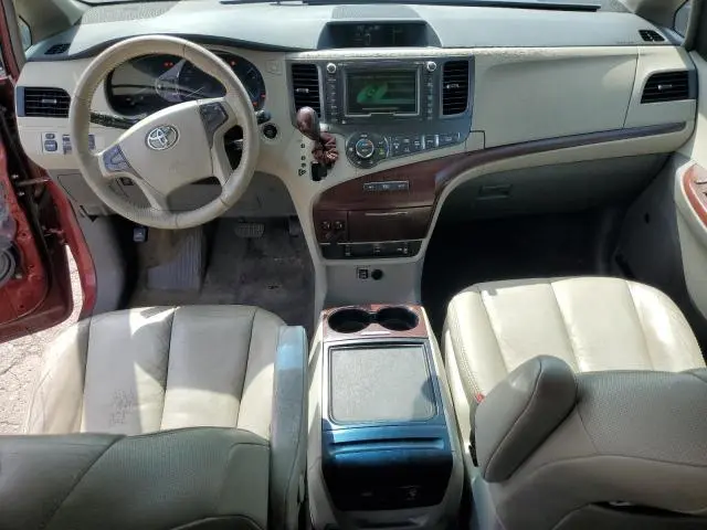 2012 TOYOTA SIENNA XLE  